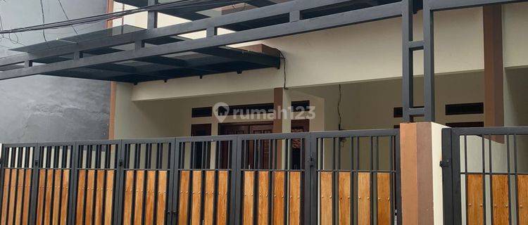 Rumah Di Condet 2 Lantai Siap Huni Akses Mobil, SHM 1