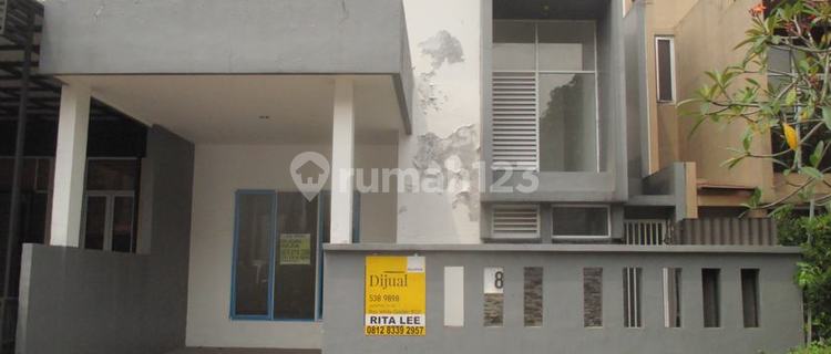 Royal Serpong Village House, Serpong, strategic location, near WTC Serpong Mall, move-in ready. 1