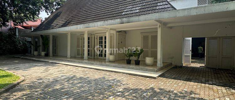 Rumah di Kebayoran Baru Lokasi Premium 5 Menit Ke Jalan Sudirman 1