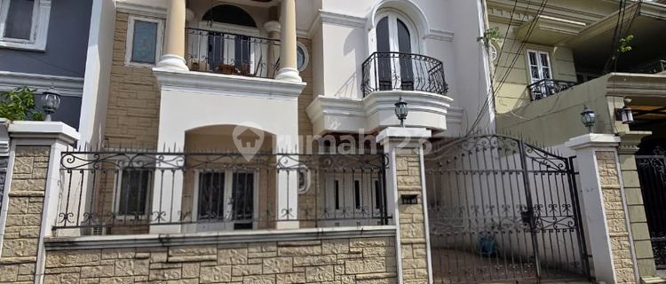 Ready-to-occupy second-hand house in Cipinang Elok, Jatinegara, East Jakarta. 1