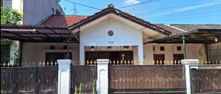 Rumah murah bagus kamar banyak komplek margawangi buahbatu margahayu 1