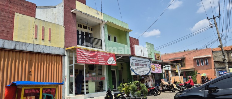 2-Story Shophouse Quick Sale, Immediate Cashback, Highly Strategic Location in a Housing Complex. 5 Minutes to Bojong Gede KRL Station. Bojong Gede, Bogor. 1