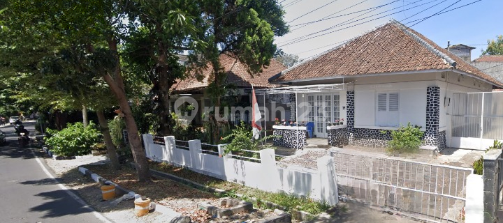 Rumah Belanda Antik Sayap Riau Bandung Cocok untuk Usaha 1