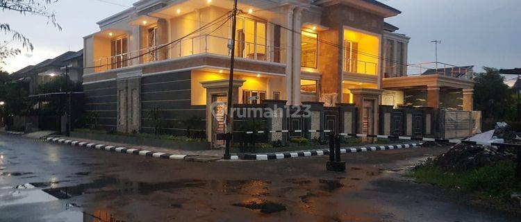 Rumah Lux Fully Furnished Ada Kolam Renang Grand Sharon, Bandung 1