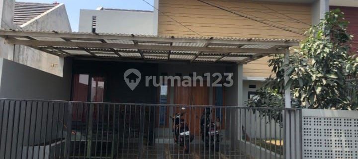 A minimalist house in Pesona Ciwastra, Bandung 1