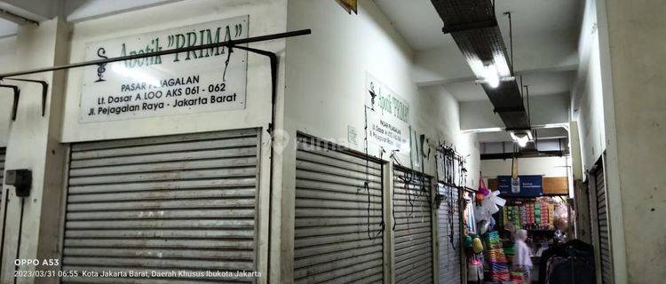 Kios Gandeng Pasar Jaya Pejagalan 4x2m2 Hoek Strategis Bagus  1