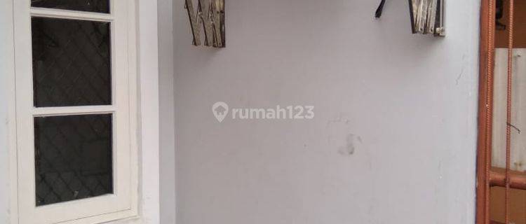 Disewa Rumah di Citra 2 Ext 2¼ Lantai SHM Furnished Bagus Hadap Utara 1