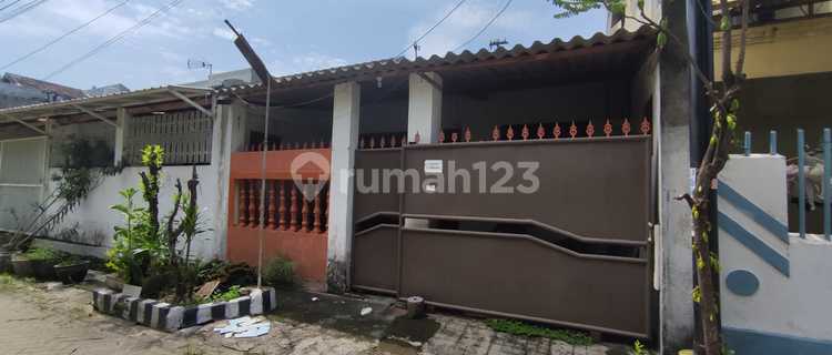 Rumah Hitung Tanah Darmo Indah Selatan 1