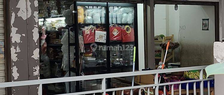 Kios Green Bay Pluit Karang Ayu Barat Pluit Penjaringan Jakarta Utara 1