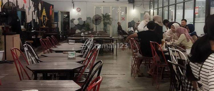 Ruang usaha Cafe Dan Resto di Wonocolo Surabaya Jawa Timur, Surabaya 600 M Bagus Sekali SHM 1