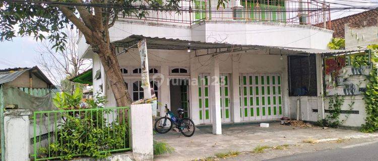 Rumah Kantor 2 Lantai di Pinggir Jalan Wiyoro Banguntapan Bantul 1