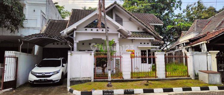 Rumah Mewah Full Furnished di Jalan Wates Km3 Ngestiharjo Kasihan Bantul 1