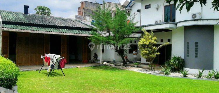 Rumah Besar Dengan Kolam Renang Dekat Jogja Bay Maguwoharjo Sleman 1