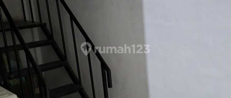 Kost SHM 8 Doors in Duta Bandara Permai Kosambi, Tangerang 1