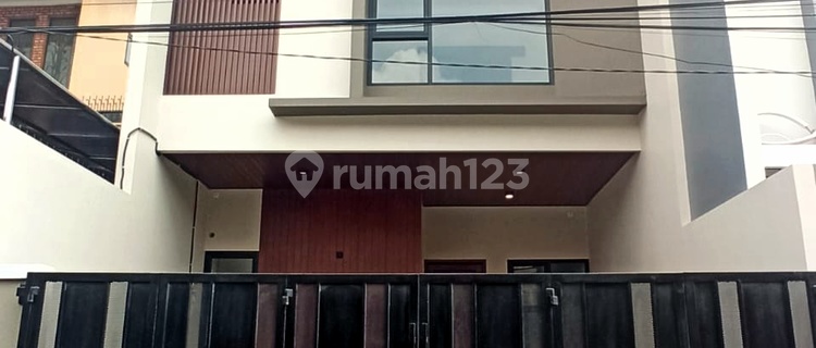 Dijual Cepat Rumah 2 Lantai Lokasi Premium Di Rawamangun. 1
