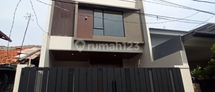 New 2-Storey House in a Strategic Location in Rawamangun 1