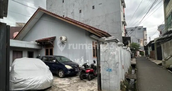 Spacious Boarding House with 8 Fully Occupied Rooms in Kebon Kacang, Tanah Abang, Central Jakarta 1