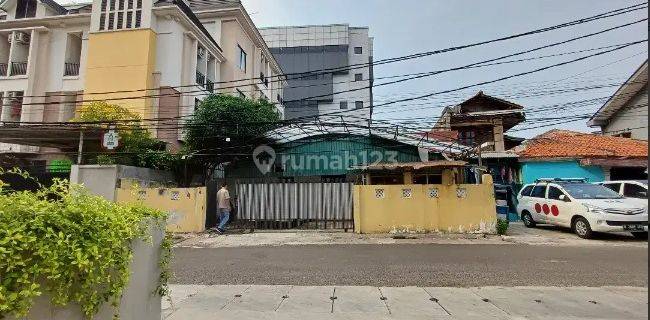 Kost 17 Kamar Tanah Luas Jalan Utama Mampang Prapatan dekat SCBD Senayan 1