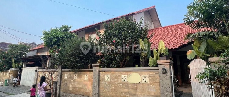Rumah 2 Lantai Clasik Mewah di Komplek Dukuh Kramat Jati Jakarta Timur 1