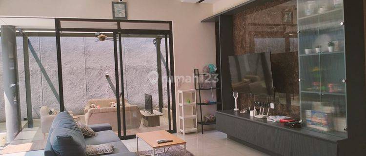 Rumah 2 Lantai Bagus Furnished SHM di Kbp Tatar Nayapati Residence , Bandung 1