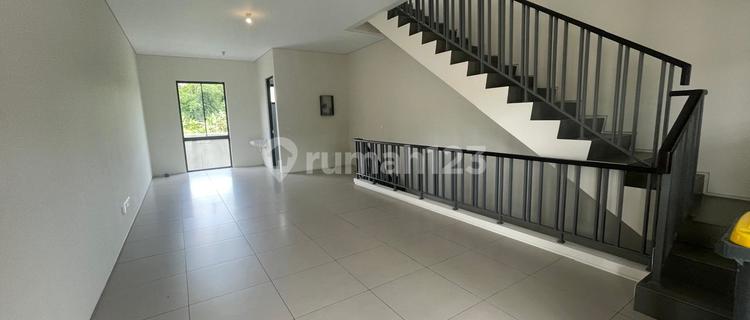 Shop House at Rendeng Kbp Pancatengah, 3 Floors & Rooftop, Freehold Title, Ready for Business 1