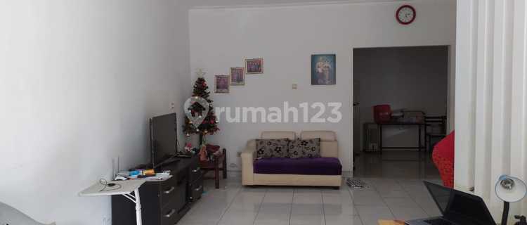 Rumah Bagus 2 Lantai Rapi Dalam Cluster di Kota Wisata 1
