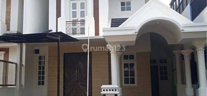 Rumah Bagus 2 Lantai Siap Huni Sudah Renovasi  1