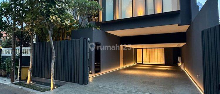 Rumah Baru Design Modern 4 Lantai - Lokasi Sangat Strategis  1