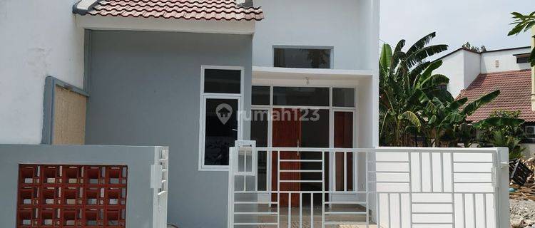 Rumah Baru Unfurnished SHM di Jl Raya Taman Kebalen., Bekasi 1