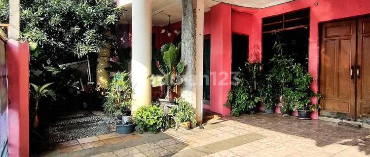 Rumah Bagus Dijual di Duren Sawit, Ada Private Pool 1