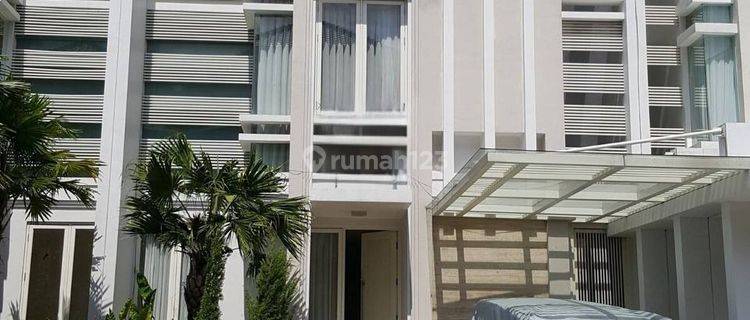 Disewakan Rumah Full Furnish Mewah La Riz Embassy Pakuwon Indah 1