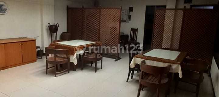 Bangunan Komersial Untuk Usaha Strategis Dekat Diponegoro 1