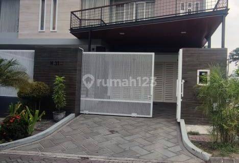 Disewakan Rumah Private Pool Golf View Furnish Bukit Darmo Golf 1