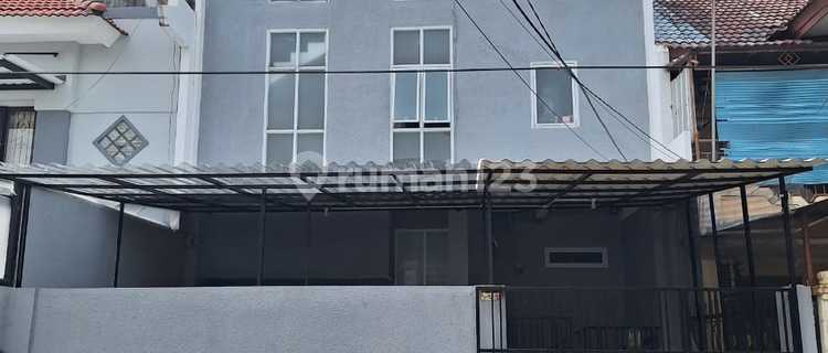 Boarding house in Taman Palem Lestari (Near Sport Club) West Jakarta 1