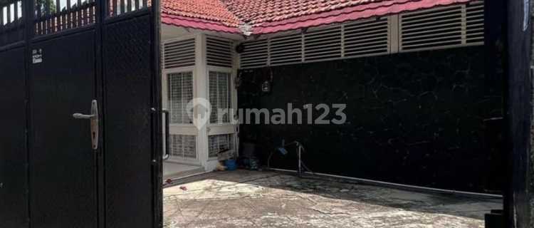 Rumah Cocok Buat Kost di Karet Pedurenan Jakarta Selatan 1