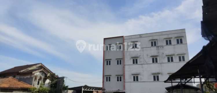 For sale, ready-to-use building near Tangerang City airport, suitable for boarding house. 1