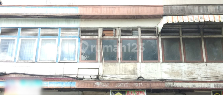 Ready-to-Use Shop House for Rent in Agus Salim Business Center, Pontianak City 1