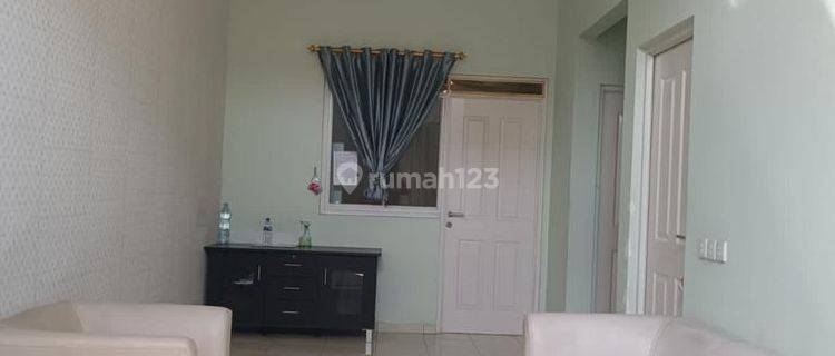 Dijual Rumah di Graha Padma, Taman Avonia 1