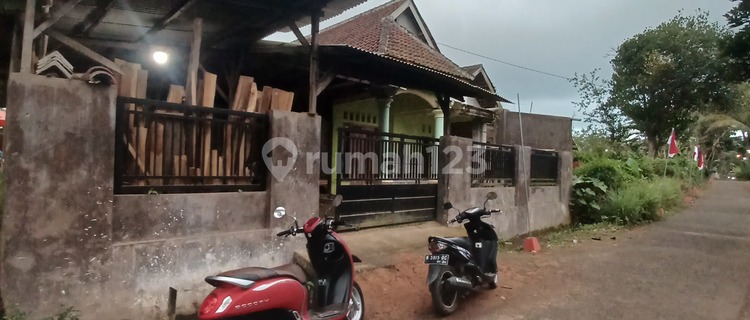 Rumah di Tajinan kab Malang SHM Butuh Renovasi Unfurnished 1