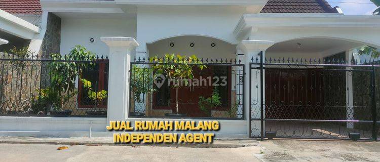 Rumah di Jl. Papa Hijau 2 Lantai SHM Bagus Selatan 1