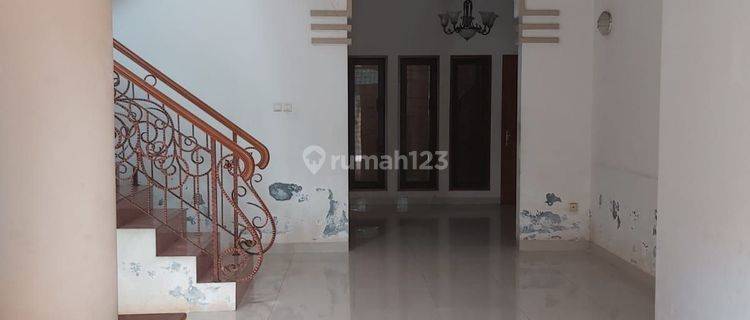 Rumah Siap Huni Di Green Garden Jakarta Barat  1