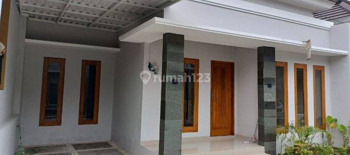 Rumah Baru di Maguwoharjo, siap huni.Bonus kanopi & kitchen set. 1