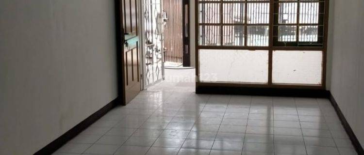 Rumah siap huni sudah renovasi, Taman Kopo Indah  1