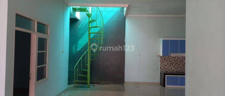 Rumah 1,5 lantai Minimalis siap huni, Taman Kopo Indah 1