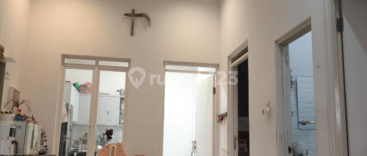 Strategic Minimalist House Near Margaasih Toll Access, Taman Kopo Indah 1