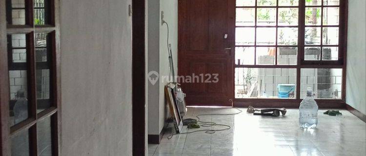 Rumah Strategis Sudah Renovasi, Taman Kopo Indah 1