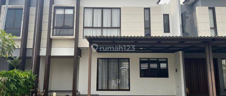 Rumah Siap Huni di Pusat Bsd, Dekat Ke Aeon Mal, Sudah Furnished 1