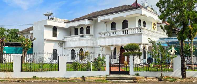 Disewakan Tempat Usaha Hook Tanjung Duren Taman Ratu - LT 575m2 1