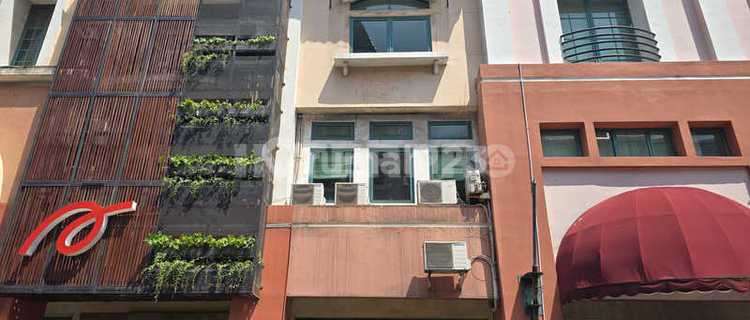 4-Story Shop House for Rent at Puri Indah Commercial Center - Land Area 70m2 1