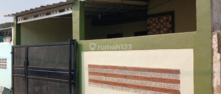 Rumah Bagus Akses Mobil  Siap Huni Bogor Kota  Dijual Cepat. Lokasi Di Bogor Kota
10 Menit . Strategis,  Dari Akses Tol Yasmin 10 Menit, 
dari Stasiun Cilebut 10 Menit. Harga  Pasaran Di Bogor Kota Rp.475 Juta - Rp600 Juta 1